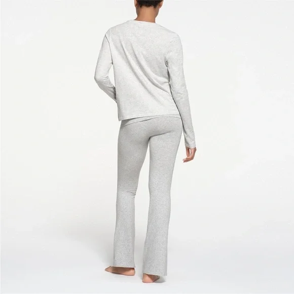 Skims NWOT Relaxed Long Sleeve T-shirt (Size XS) - Picture 4 of 4